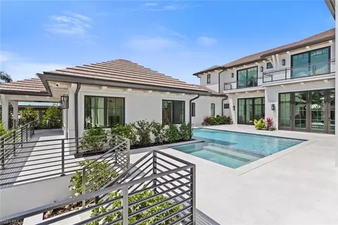 Exterior - 1707 3rd St S, Naples, FL 34102 photo 3 of 11