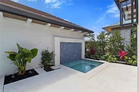 Exterior - 1707 3rd St S, Naples, FL 34102 photo 8 of 11