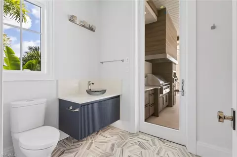 Bath - 1707 3rd St S, Naples, FL 34102 photo 6 of 7