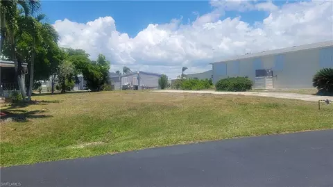 4700 Fiji Ln, Bonita Springs, FL 34134