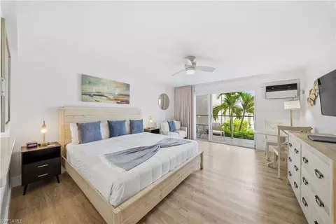900 Broad Ave S #117, Naples, FL 34102