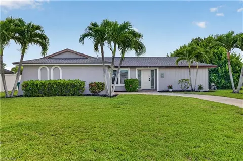 3813 SE 12th Pl, Cape Coral, FL 33904