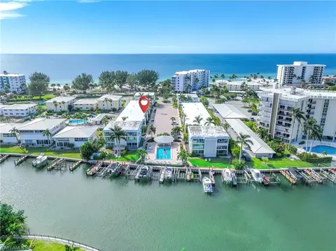 2100 Gulf Shore Blvd N #212, Naples, FL 34102