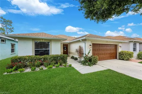 156 Stanhope Cir, Naples, FL 34104