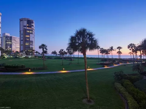 4551 Gulf Shore Blvd N #204, Naples, FL 34103