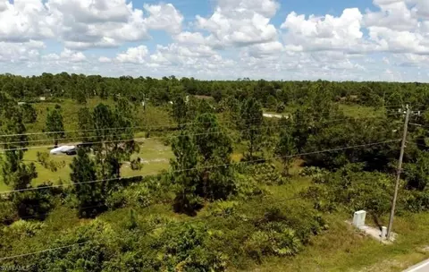303 E 10th St, Lehigh Acres, FL 33972