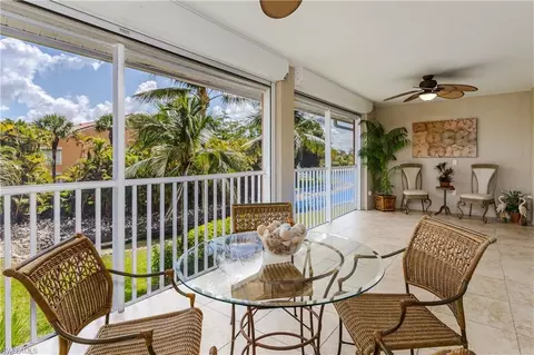 6840 Beach Resort Dr #4, Naples, FL 34114