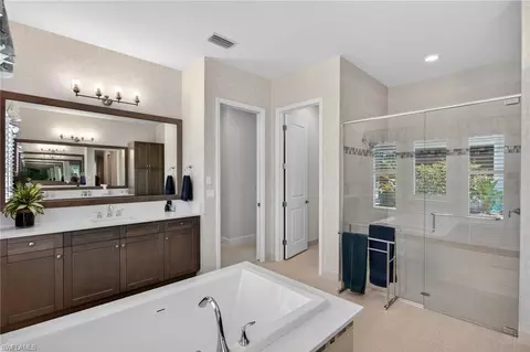 Bath - 12078 Mimosa St, Naples, FL 34120 photo 4 of 8