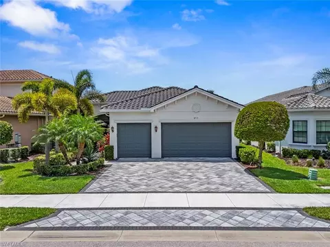 4715 Kensington Cir, Naples, FL 34119