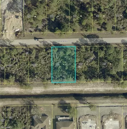 1118 Dutchess St E, Lehigh Acres, FL 33974