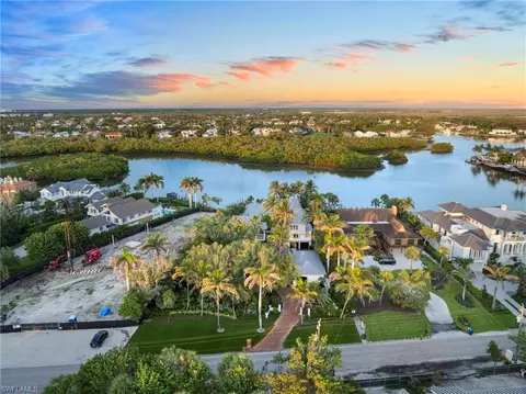 View/Area - 3675 Gordon Dr, Naples, FL 34102 photo 2 of 4