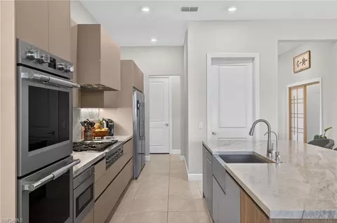 Kitchen - 20122 Hartford Blvd, Estero, FL 33928 photo 6 of 10