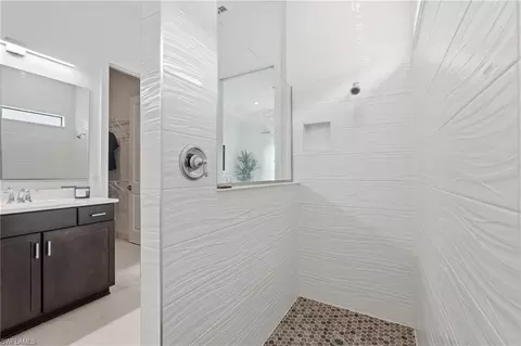 Bath - 19073 Gentry Pl, Estero, FL 33928 photo 2 of 4