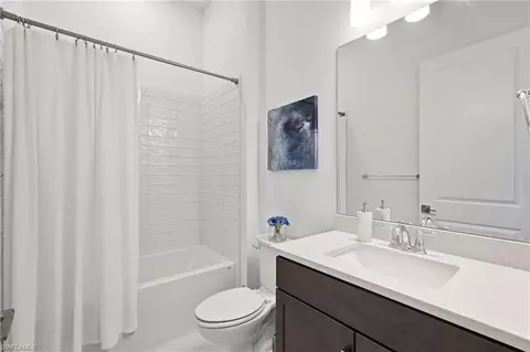 Bath - 19073 Gentry Pl, Estero, FL 33928 photo 3 of 4