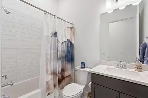 Bath - 19073 Gentry Pl, Estero, FL 33928 photo 4 of 4