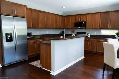 Kitchen - 2004 Par Dr, Naples, FL 34120 photo 2 of 2