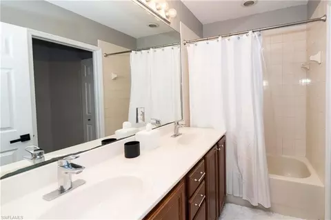 Bath - 2004 Par Dr, Naples, FL 34120 photo 1 of 2