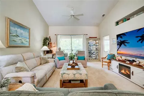 509 Robin Hood Cir #202, Naples, FL 34104