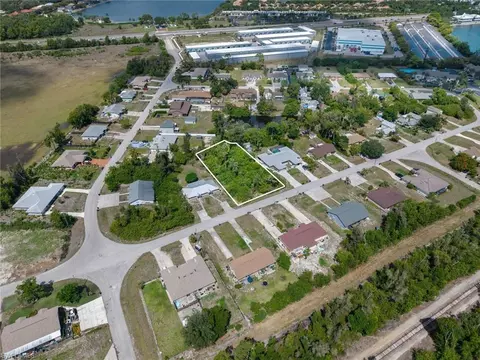 17424426 Carnegie Cir E, Fort Myers, FL 33967