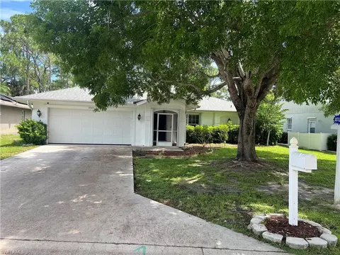 3586 Kent Dr, Naples, FL 34112