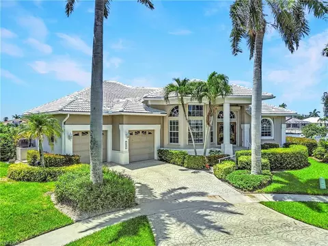 495 Adirondack Ct, Marco Island, FL 34145