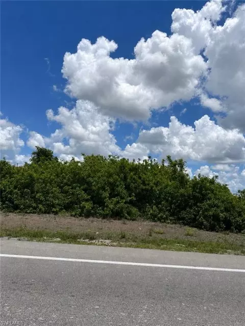 4020 23rd St SW, Lehigh Acres, FL 33976