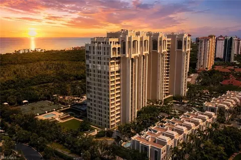 7117 Pelican Bay Blvd #16, Naples, FL 34108