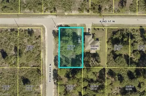 2709 42nd St W, Lehigh Acres, FL 33971