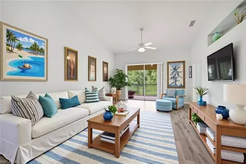 357 Robin Hood Cir #202, Naples, FL 34104