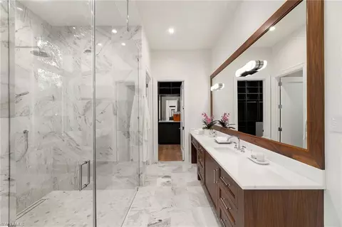 Bath - 3455 Gin Ln, Naples, FL 34102 photo 2 of 5