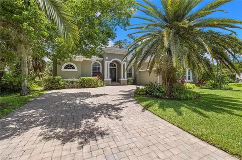 Exterior - 61 Constitution Dr, Naples, FL 34112 photo 2 of 14