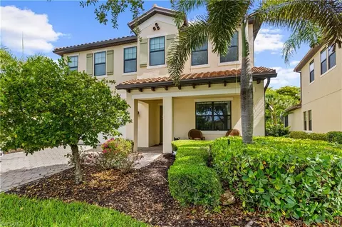 4111 Raffia Dr, Naples, FL 34119