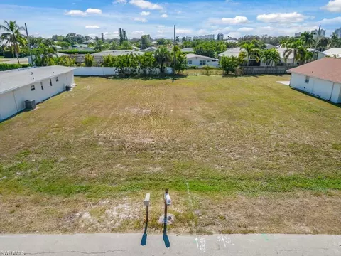 686 97th Ave N, Naples, FL 34108 photo 9