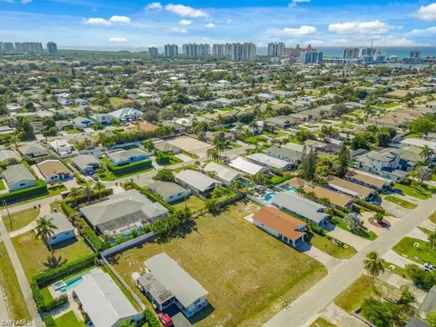 686 97th Ave N, Naples, FL 34108 photo 12