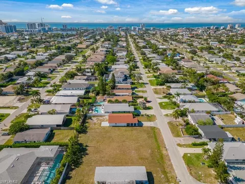 686 97th Ave N, Naples, FL 34108 photo 3