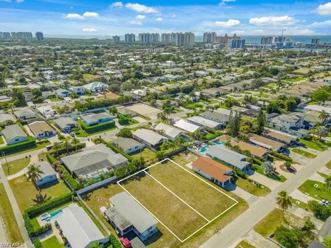 686 97th Ave N, Naples, FL 34108 photo 22