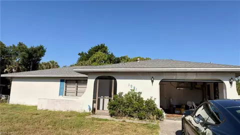 1081 Bristol St, Port Charlotte, FL 33952