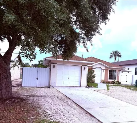 3586 Seagrape Ave, Naples, FL 34104
