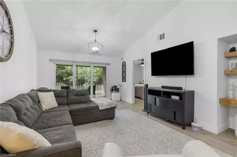 241 Robin Hood Cir #202, Naples, FL 34104