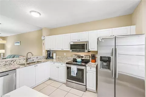 9185 Celeste Dr #1-103, Naples, FL 34113