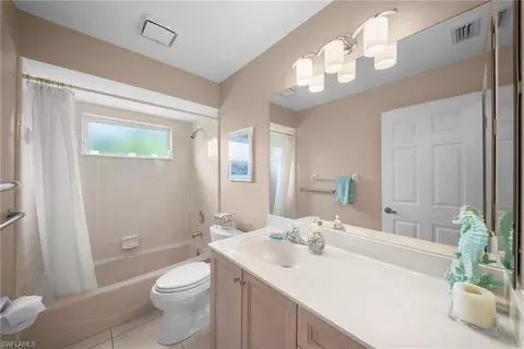 Bath - 3971 Spring Garden Ln, Estero, FL 33928 photo 3 of 4