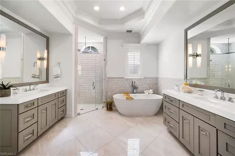 Bath - 950 8th St S, Naples, FL 34102 photo 1 of 2