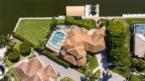 95 Anchor Ct, Marco Island, FL 34145