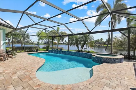 6460 Pembroke Way, Naples, FL 34113