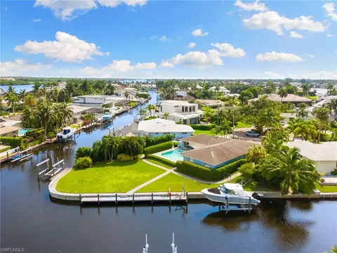 2140 Shad Ct, Naples, FL 34102