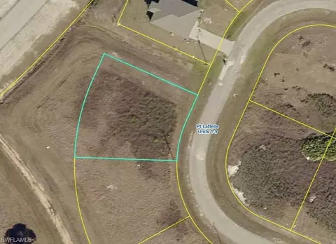 9019 W Castle Cir, Labelle, FL 33935