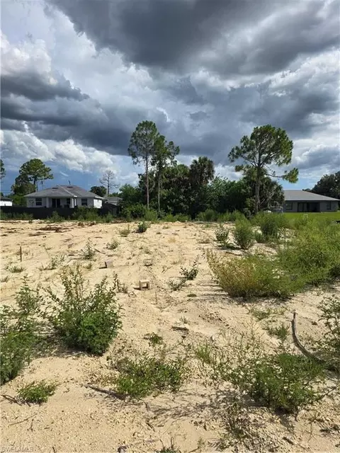 2815 11th St W, Lehigh Acres, FL 33971