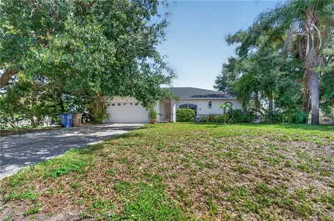 5246 Billings St, Lehigh Acres, FL 33971