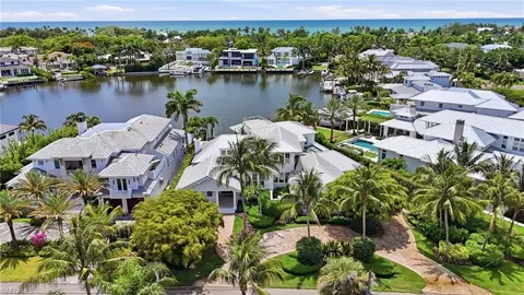 1870 4th St S, Naples, FL 34102