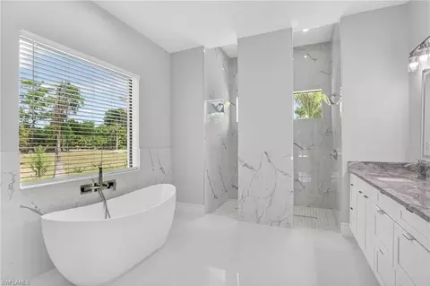 Bath - 563 15th St NW, Naples, FL 34120 photo 1 of 5
